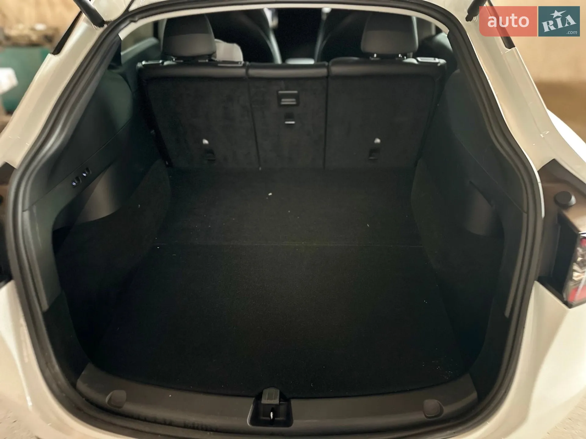 2021 Tesla Model Y - мініатюра 8
