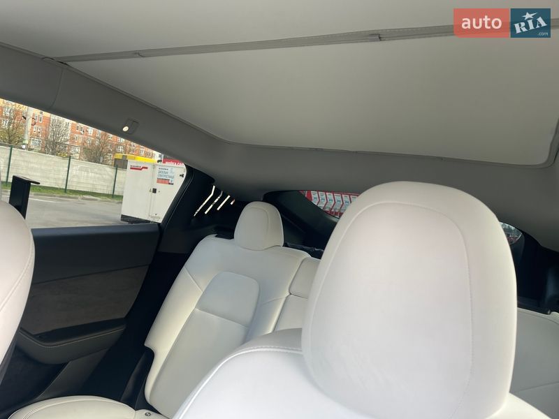 Внедорожник / Кроссовер Tesla Model Y 2022 в Киеве