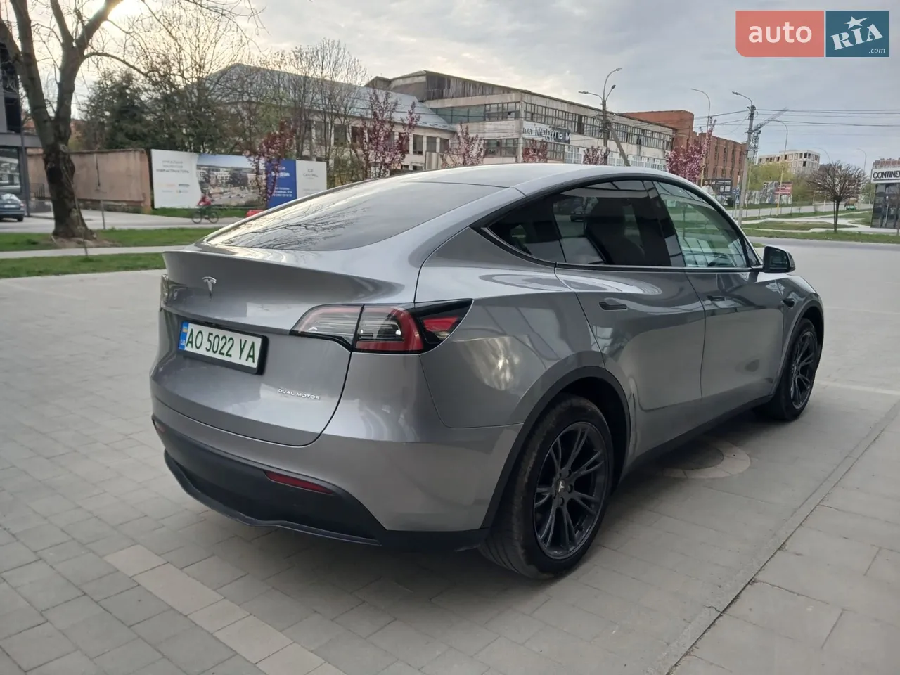 2025 Tesla Model Y - мініатюра 18
