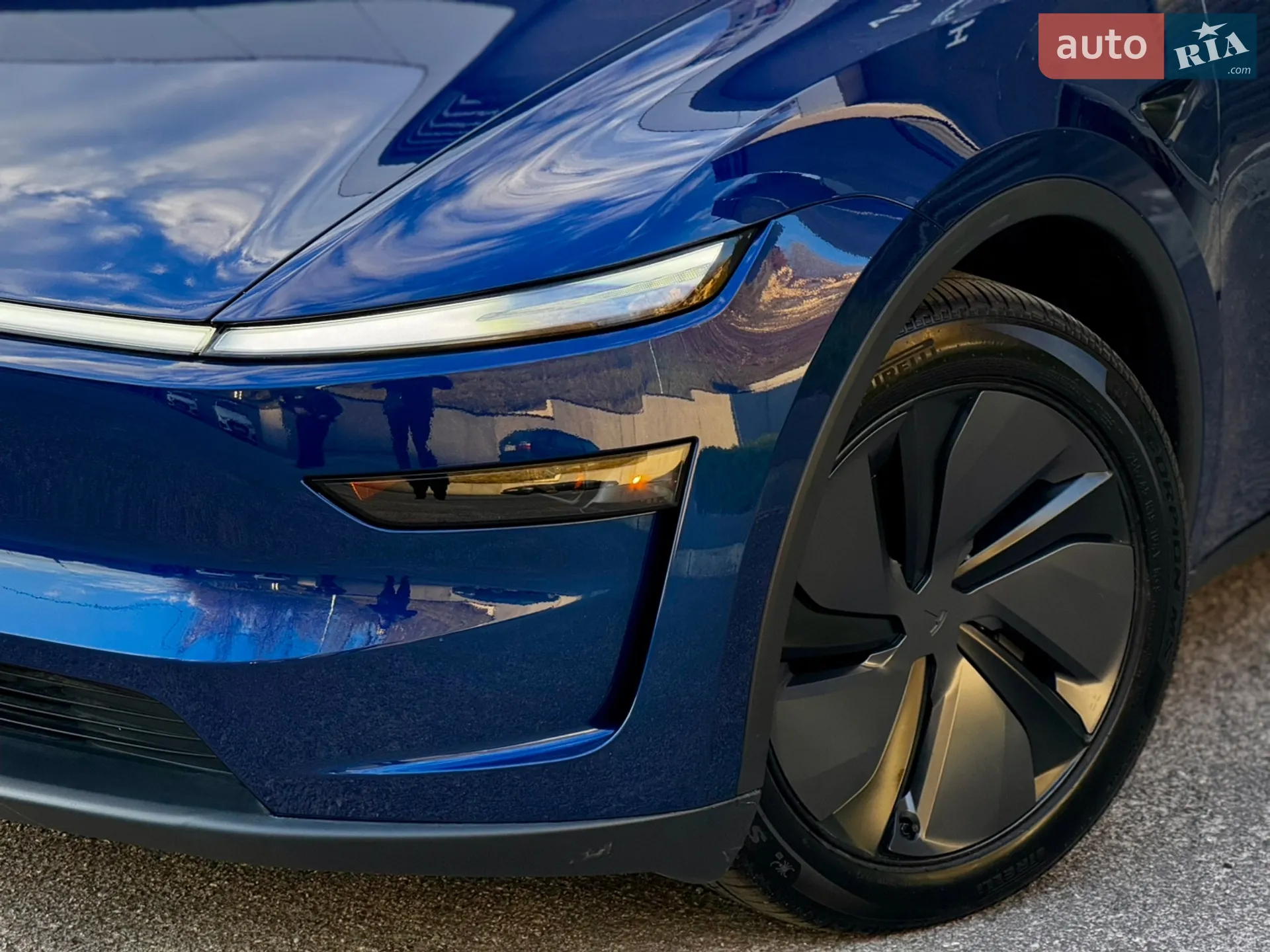 2025 Tesla Model Y - мініатюра 3