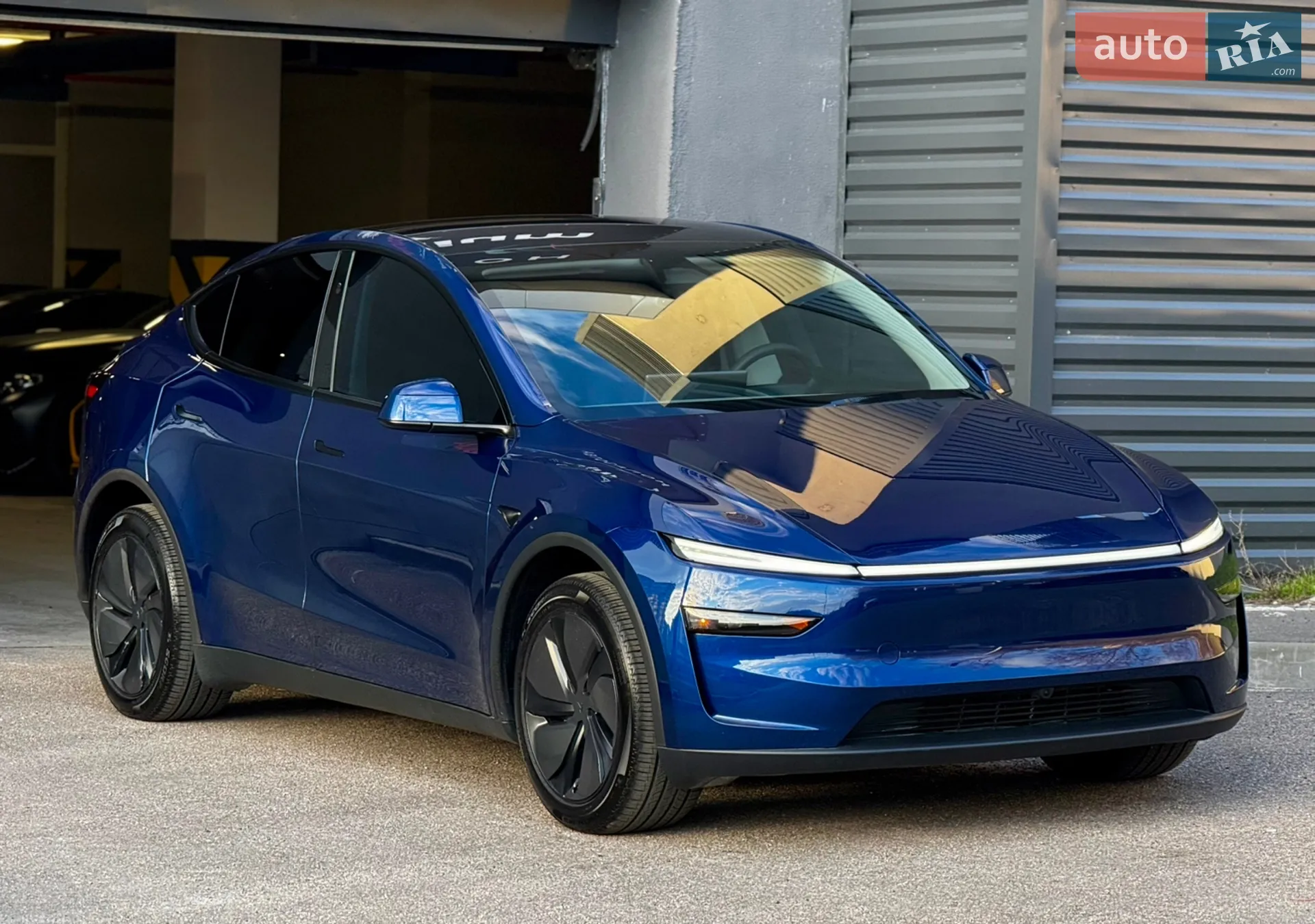 2025 Tesla Model Y - мініатюра 6