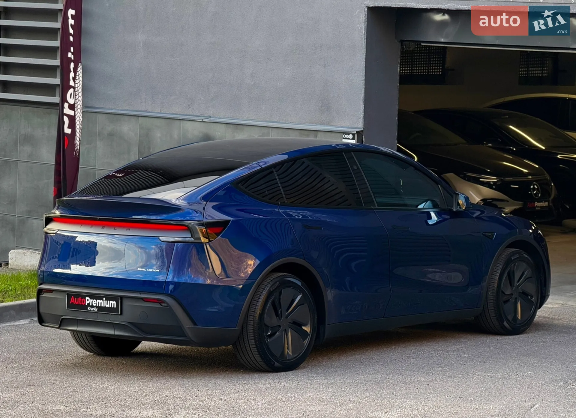 2025 Tesla Model Y - мініатюра 9