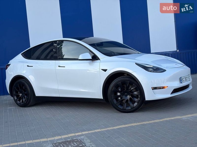 Внедорожник / Кроссовер Tesla Model Y 2024 в Дрогобыче