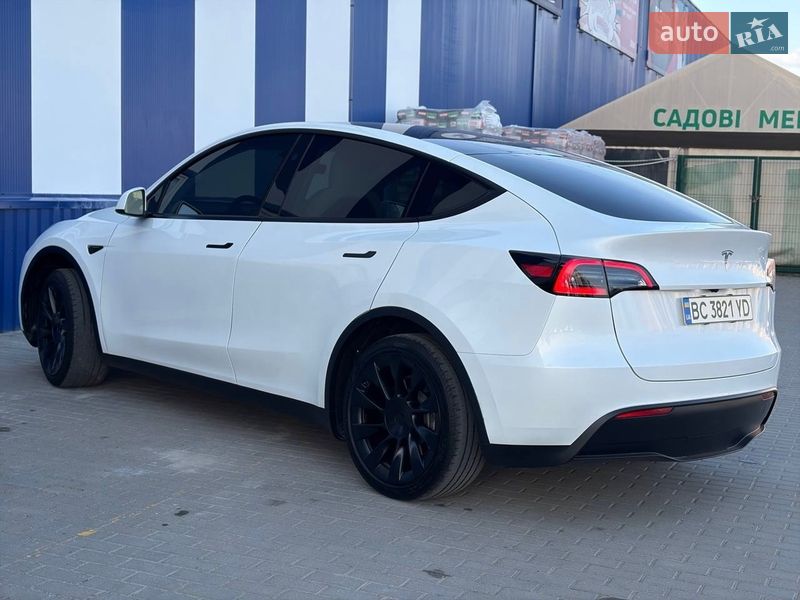 Внедорожник / Кроссовер Tesla Model Y 2024 в Дрогобыче