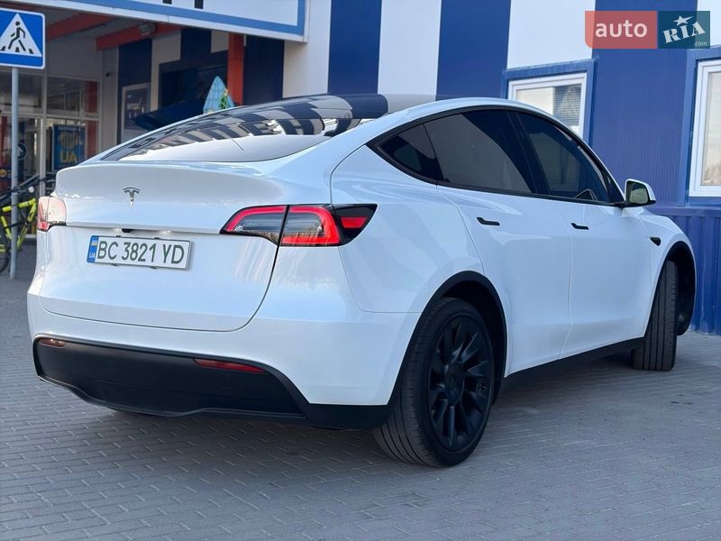 Внедорожник / Кроссовер Tesla Model Y 2024 в Дрогобыче