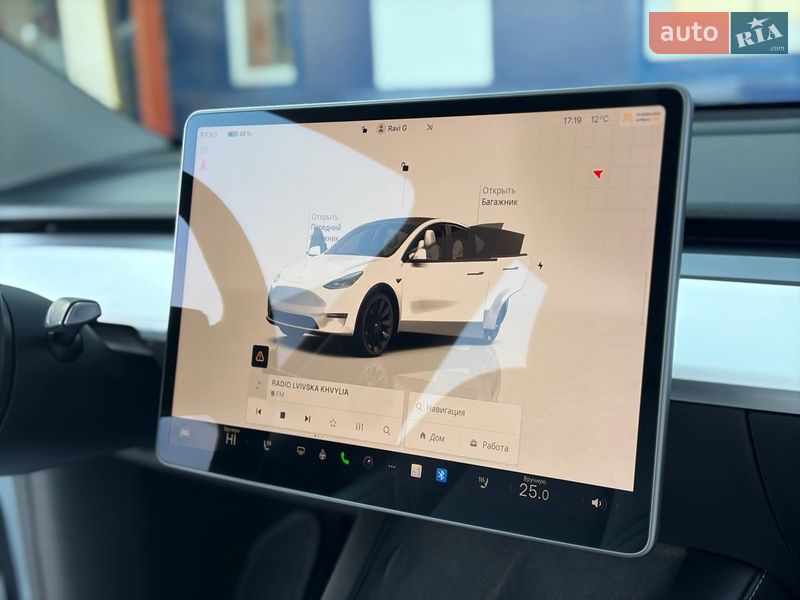 Внедорожник / Кроссовер Tesla Model Y 2024 в Дрогобыче