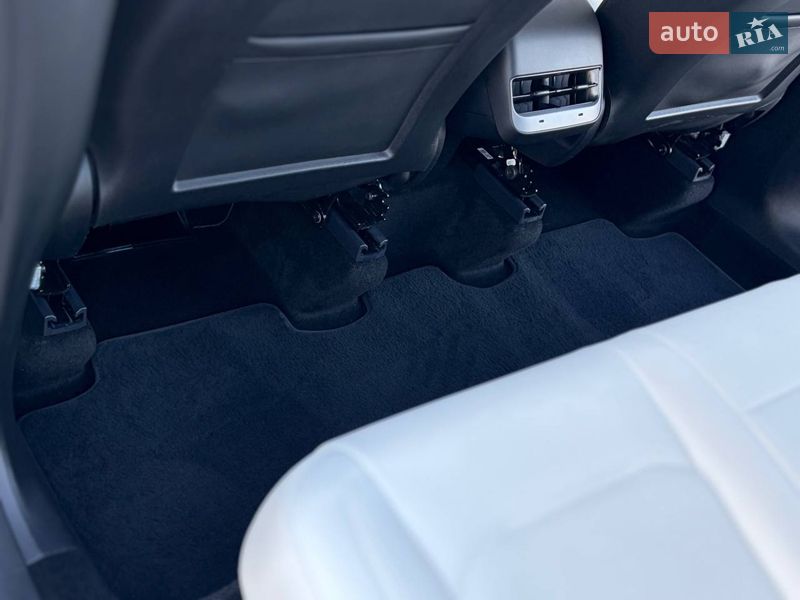 Внедорожник / Кроссовер Tesla Model Y 2024 в Дрогобыче