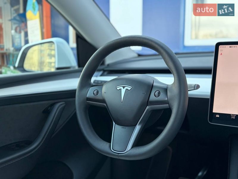 Внедорожник / Кроссовер Tesla Model Y 2024 в Дрогобыче
