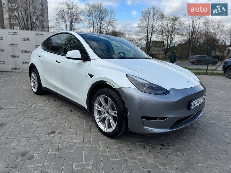 Tesla Model Y 2022