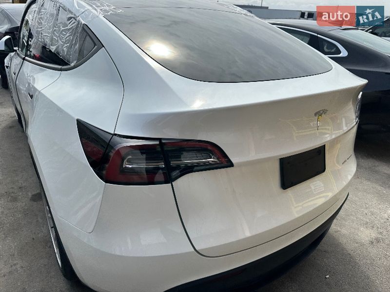 Позашляховик / Кросовер Tesla Model Y 2023 в Києві