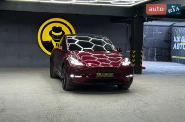 Позашляховик / Кросовер Tesla Model Y 2025 в Чернівцях