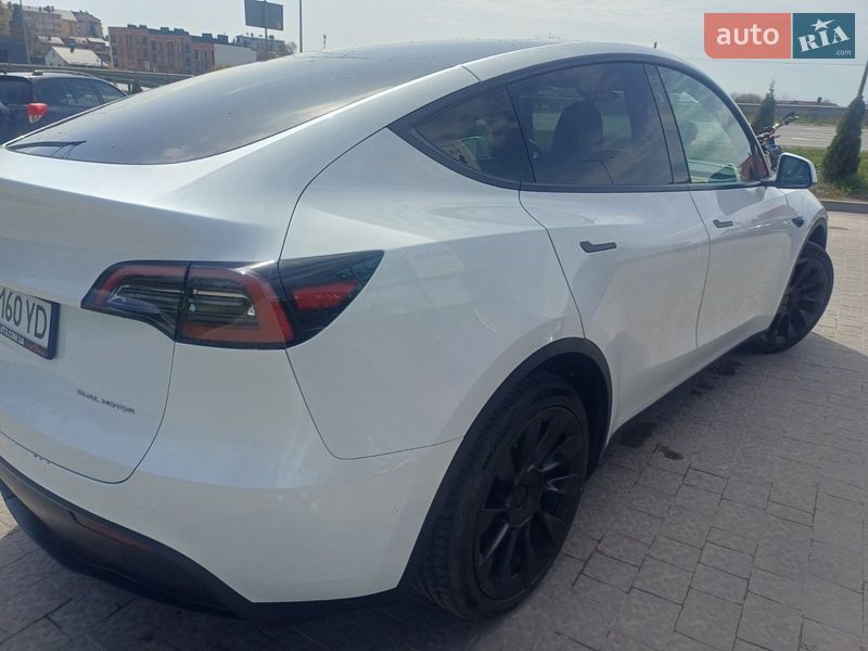 Позашляховик / Кросовер Tesla Model Y 2023 в Львові фото 5 Позашляховик / Кросовер Tesla Model Y 2023 в Львові