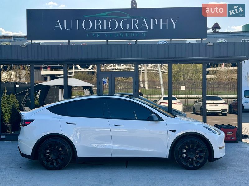 Внедорожник / Кроссовер Tesla Model Y 2023 в Киеве