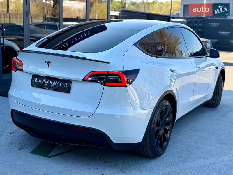 Внедорожник / Кроссовер Tesla Model Y 2023 в Киеве
