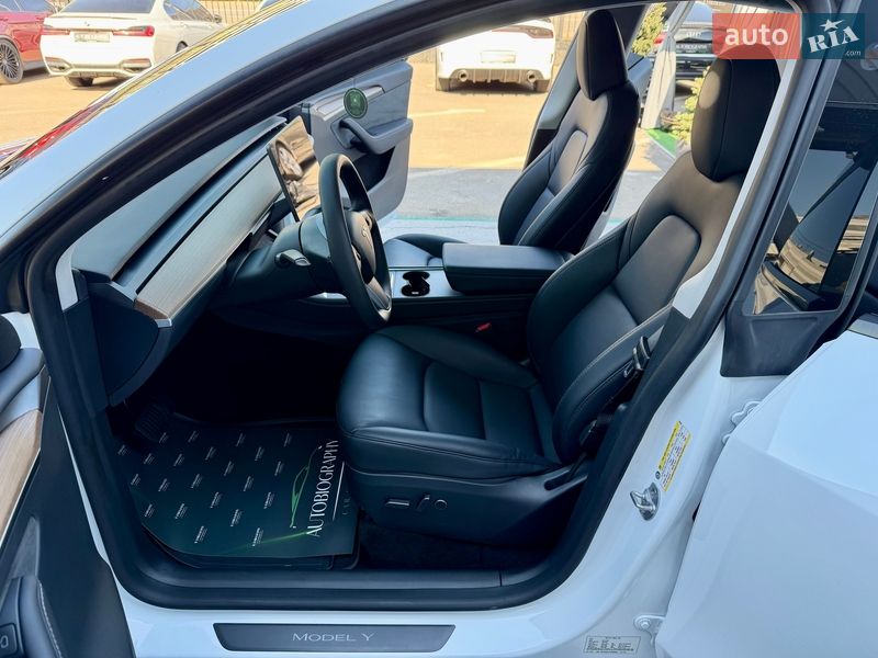 Внедорожник / Кроссовер Tesla Model Y 2023 в Киеве