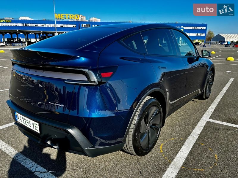 Внедорожник / Кроссовер Tesla Model Y 2025 в Киеве