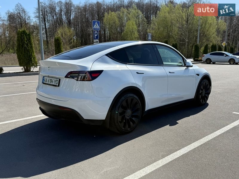 Позашляховик / Кросовер Tesla Model Y 2023 в Києві