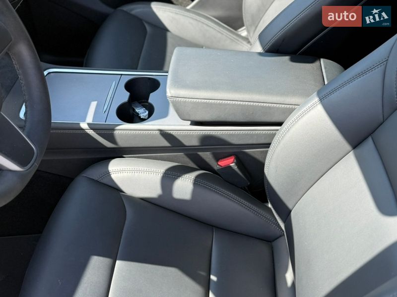 Позашляховик / Кросовер Tesla Model Y 2023 в Києві