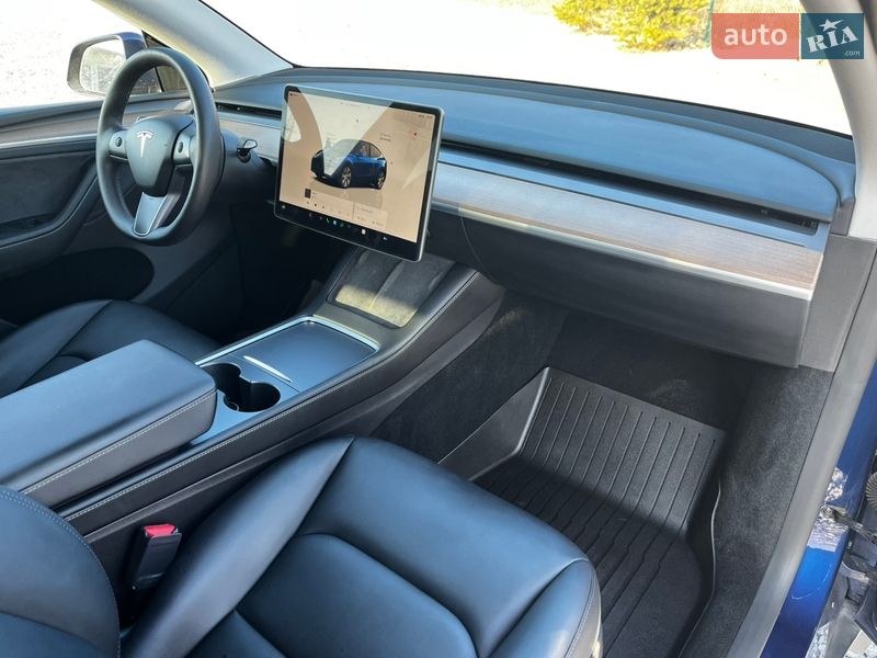 Внедорожник / Кроссовер Tesla Model Y 2023 в Львове