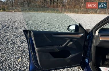 Внедорожник / Кроссовер Tesla Model Y 2023 в Львове