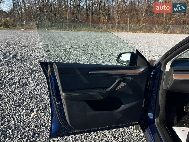 Внедорожник / Кроссовер Tesla Model Y 2023 в Львове