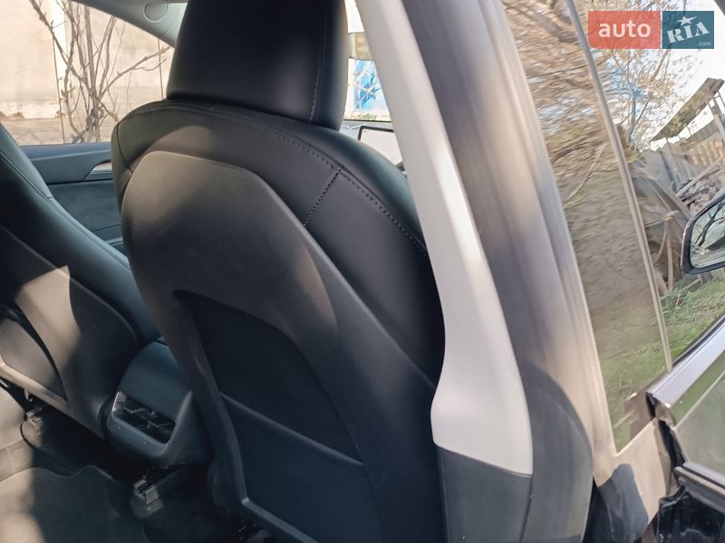 Внедорожник / Кроссовер Tesla Model Y 2025 в Днепре