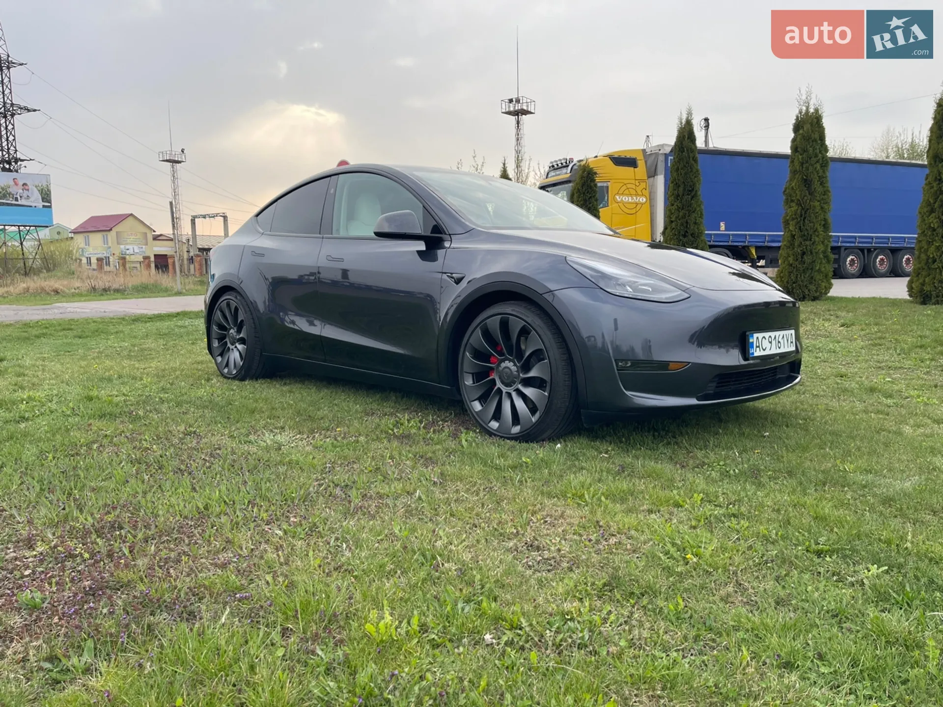 2024 Tesla Model Y - мініатюра 3