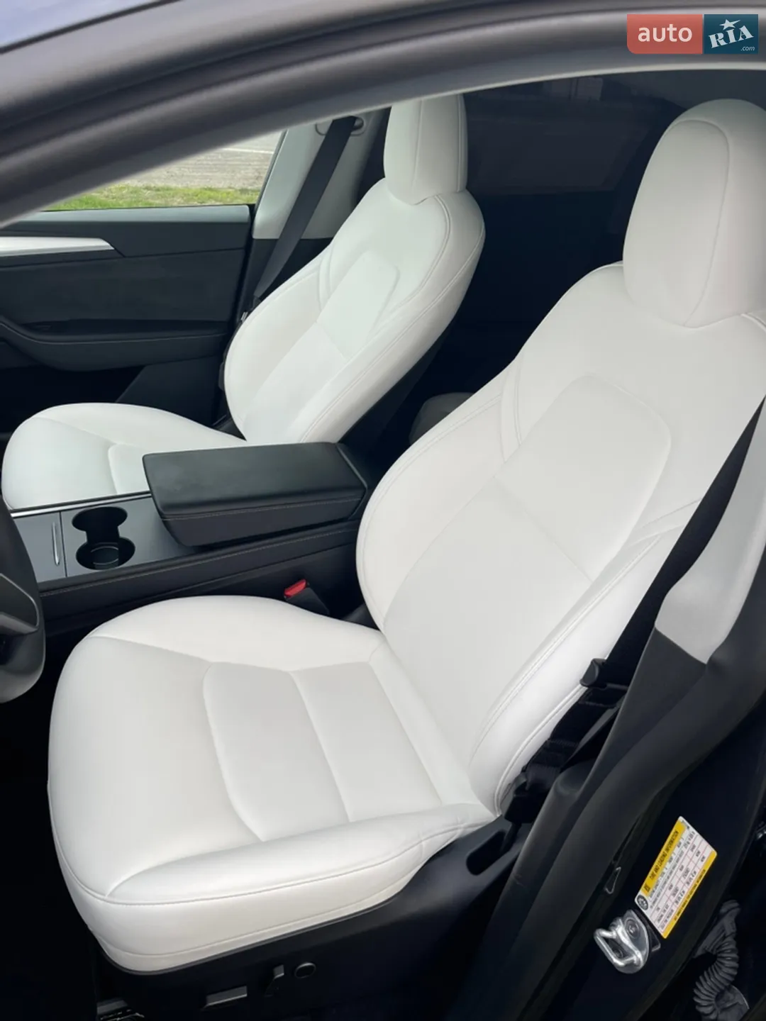 2024 Tesla Model Y - мініатюра 18
