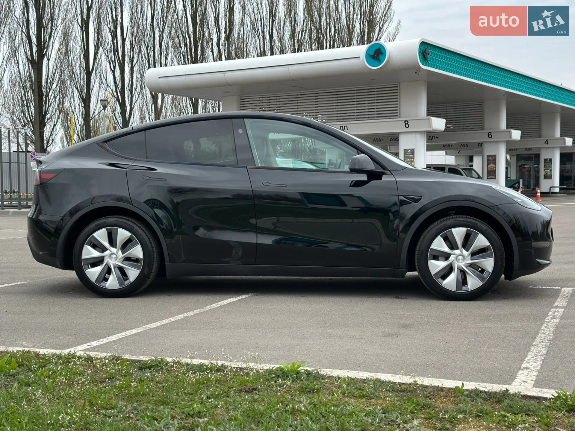 2024 Tesla Model Y - мініатюра 4