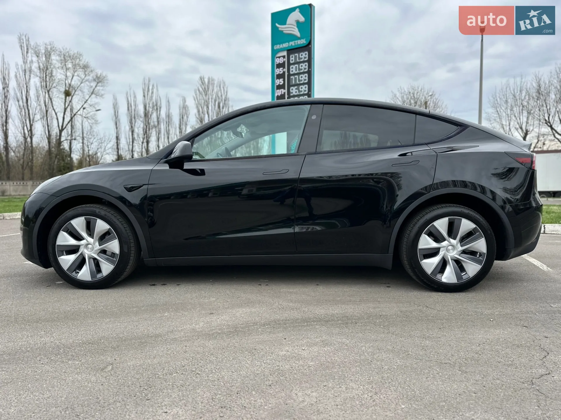 2024 Tesla Model Y - мініатюра 8