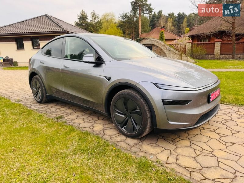 Внедорожник / Кроссовер Tesla Model Y 2025 в Львове