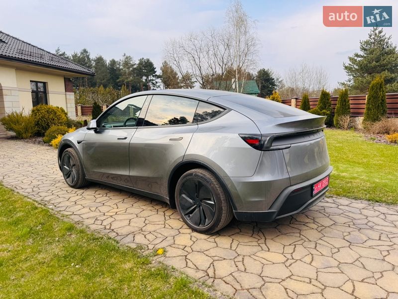 Внедорожник / Кроссовер Tesla Model Y 2025 в Львове