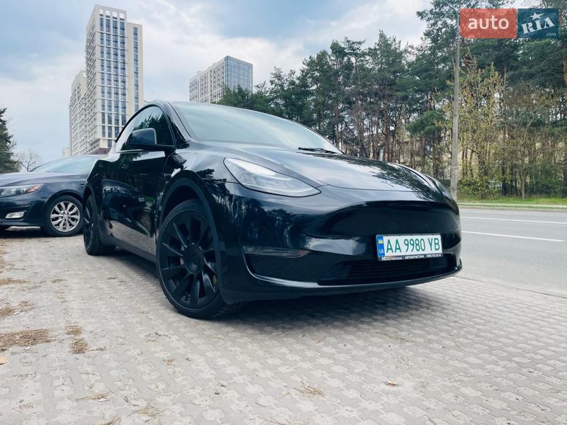 Tesla Model Y 2023