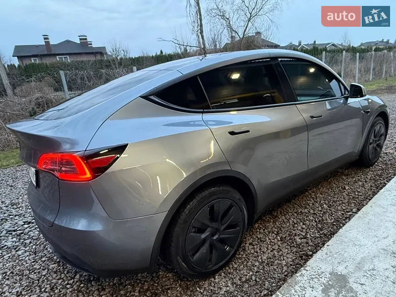 Tesla Model Y 2024 VIN 7SAYGAEE1RF179143 фото оголошення 10 з 78
