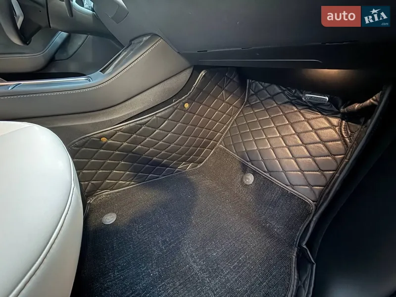 Tesla Model Y 2024 VIN 7SAYGAEE1RF179143 фото оголошення 43 з 78