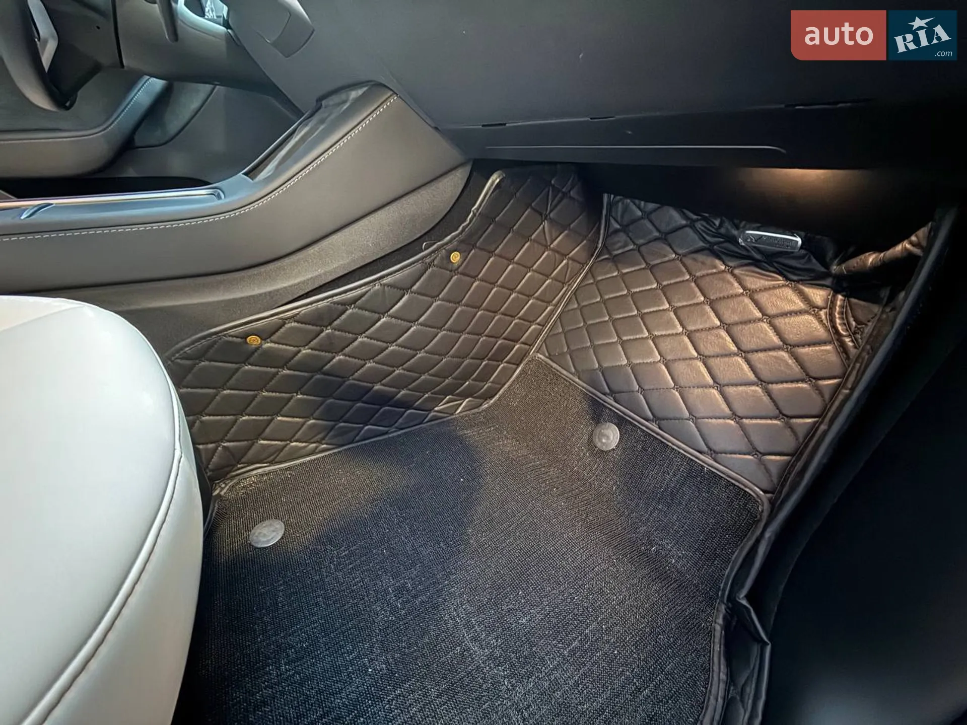 2024 Tesla Model Y - мініатюра 43