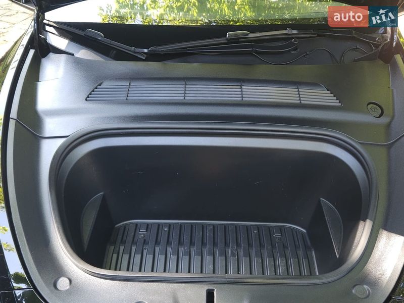 Внедорожник / Кроссовер Tesla Model Y 2022 в Луцке