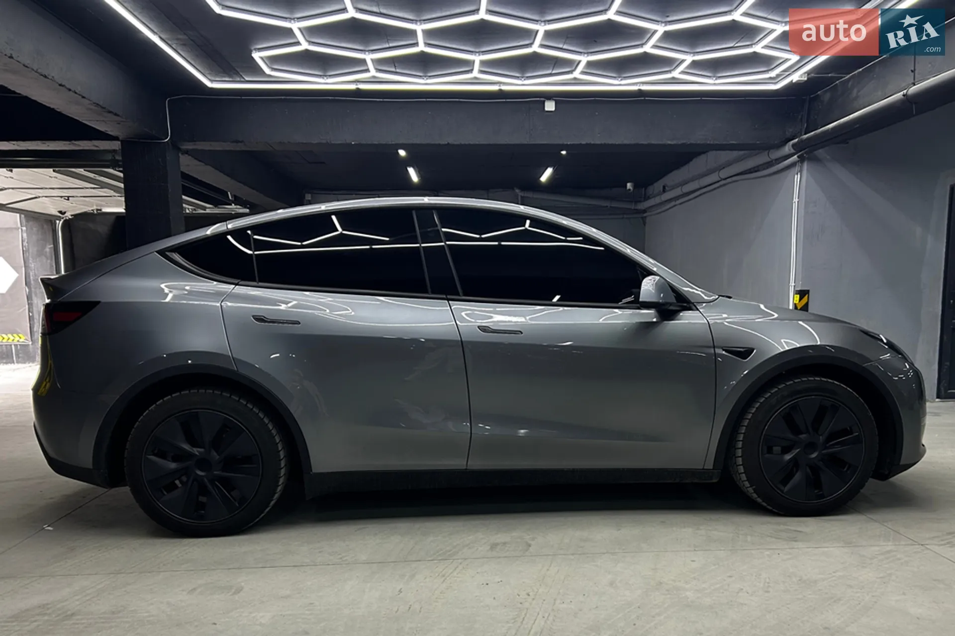2025 Tesla Model Y - мініатюра 11