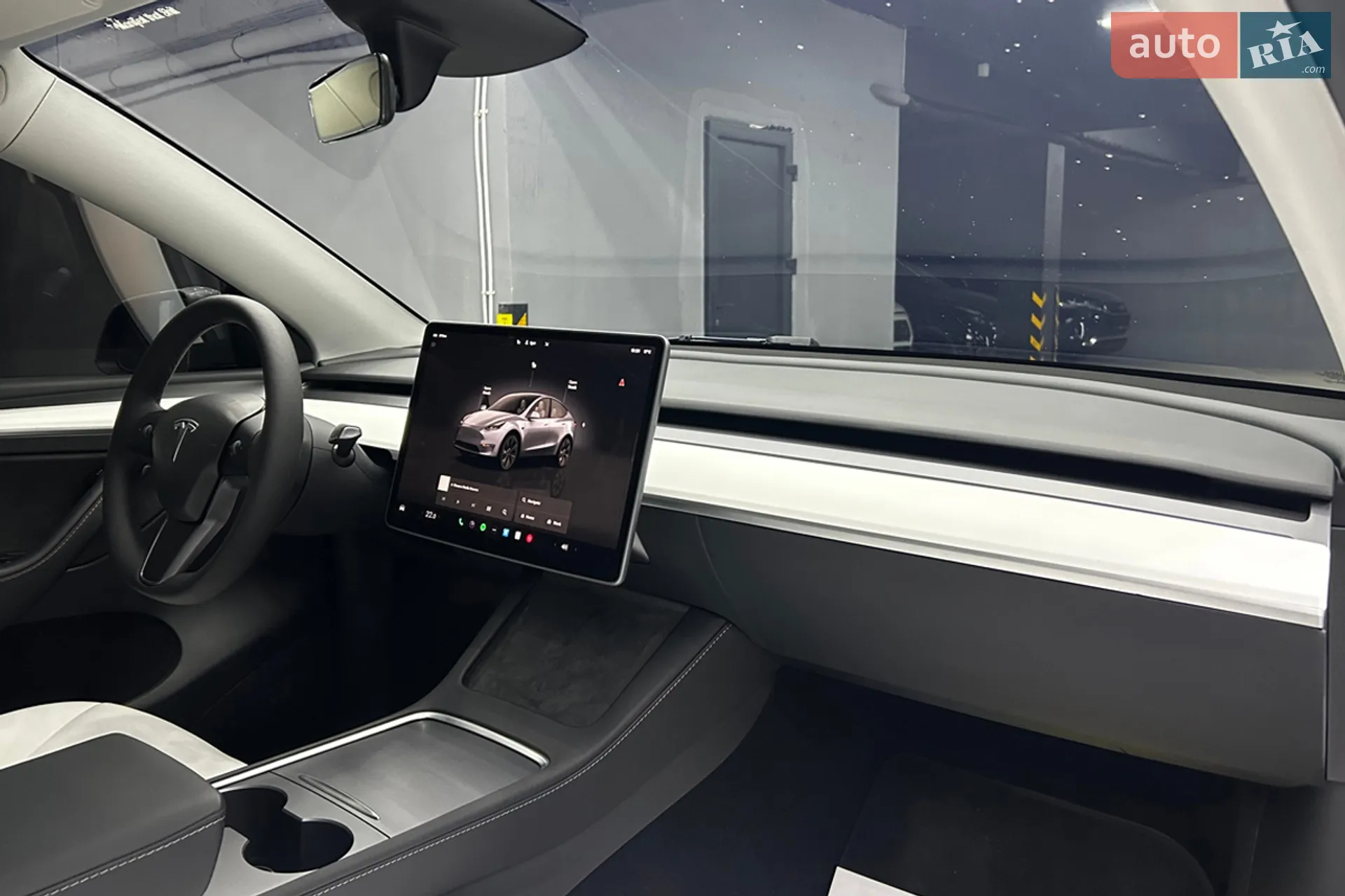 2025 Tesla Model Y - мініатюра 21