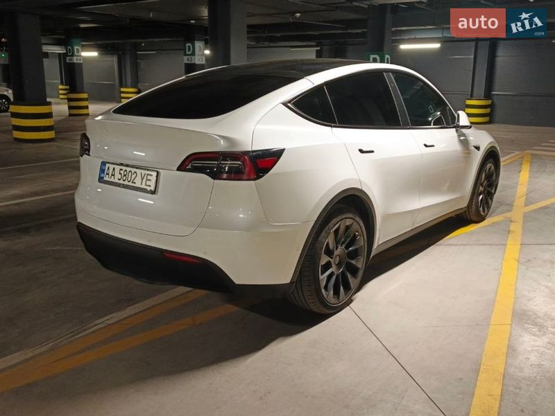 Внедорожник / Кроссовер Tesla Model Y 2021 в Киеве