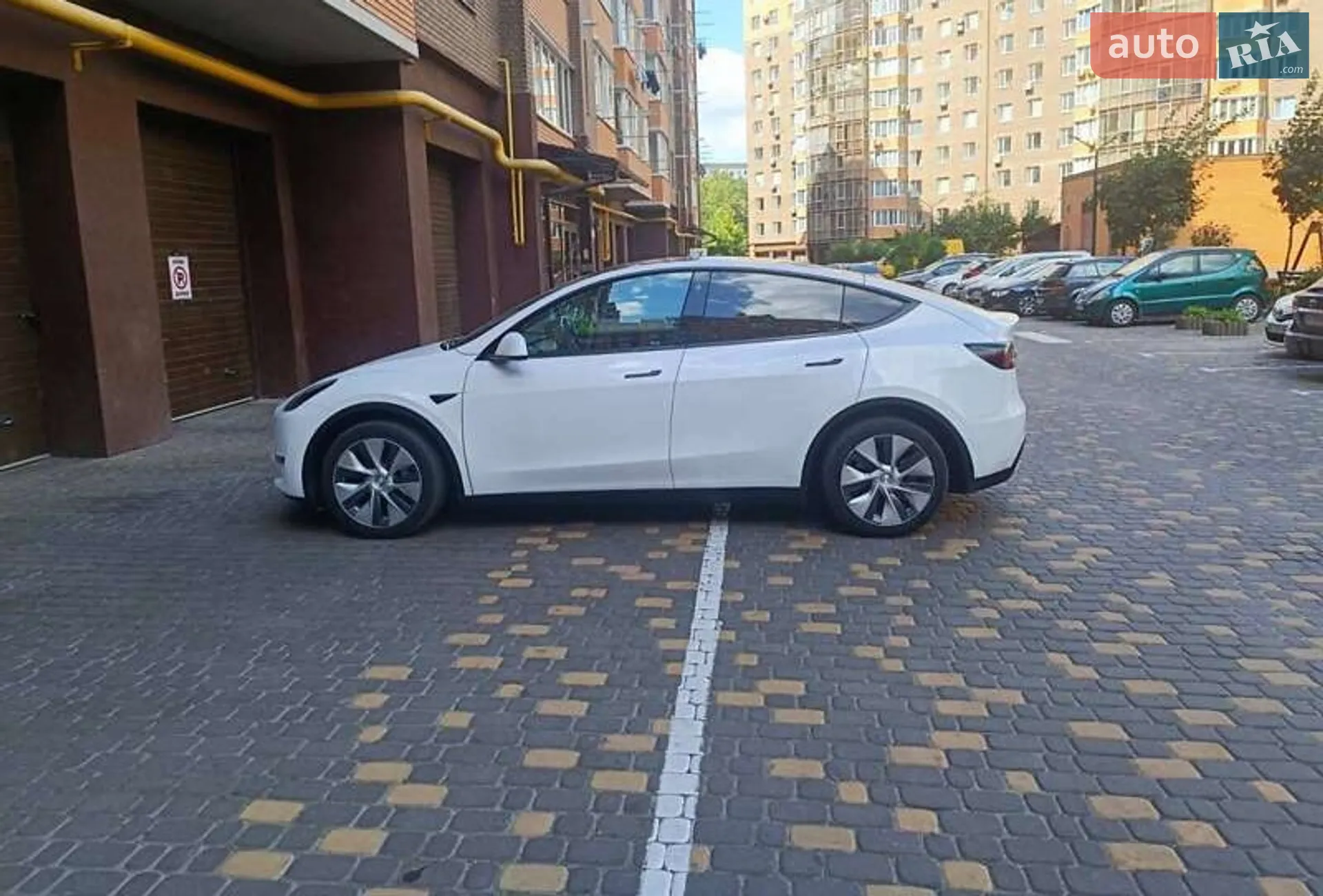 2022 Tesla Model Y - мініатюра 3