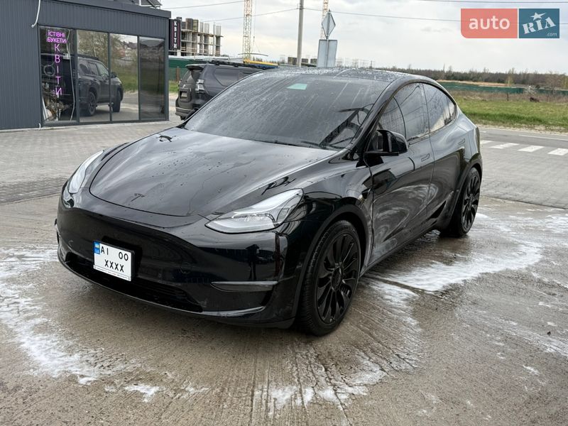 Позашляховик / Кросовер Tesla Model Y 2021 в Бучі
