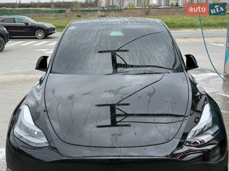 Позашляховик / Кросовер Tesla Model Y 2021 в Бучі