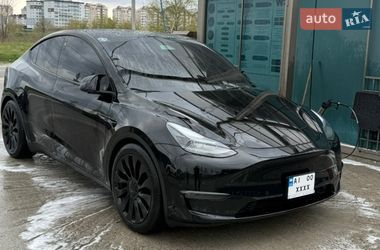 Позашляховик / Кросовер Tesla Model Y 2021 в Бучі