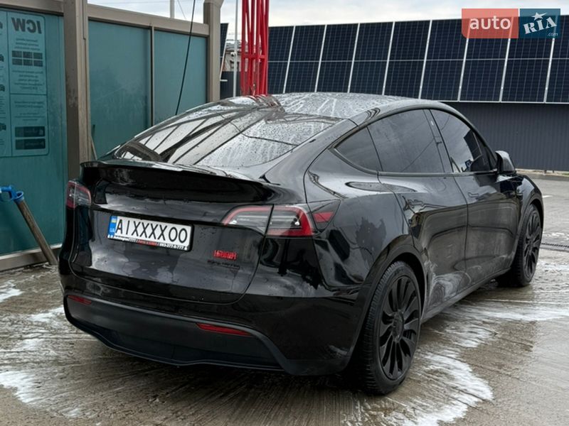 Позашляховик / Кросовер Tesla Model Y 2021 в Бучі
