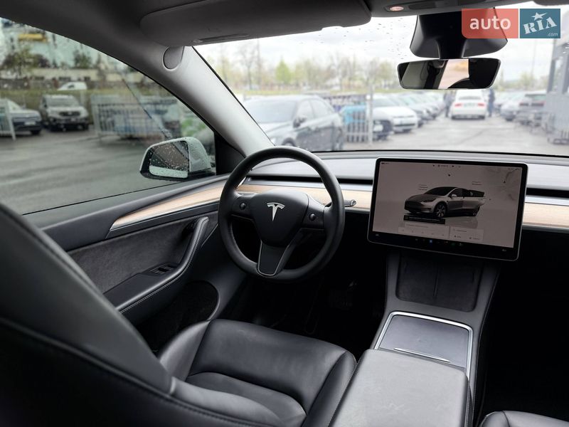 Внедорожник / Кроссовер Tesla Model Y 2023 в Кривом Роге