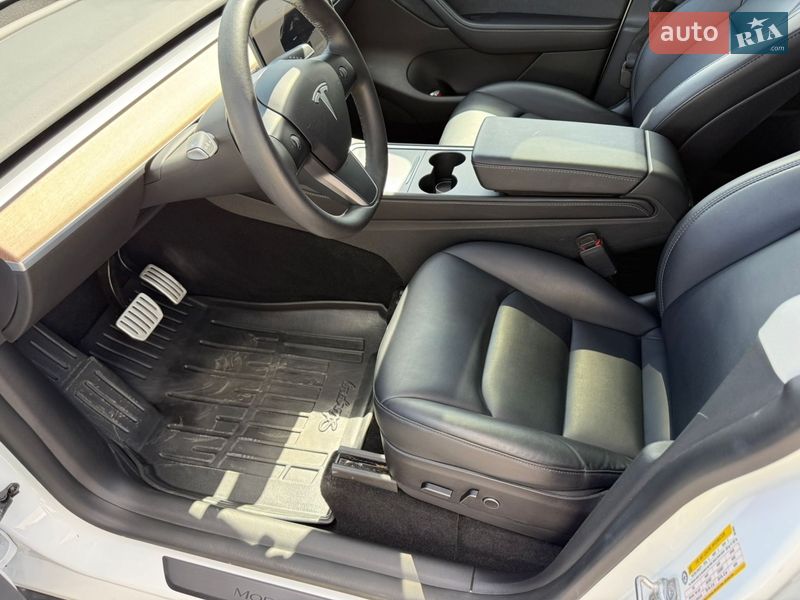 Внедорожник / Кроссовер Tesla Model Y 2022 в Ровно