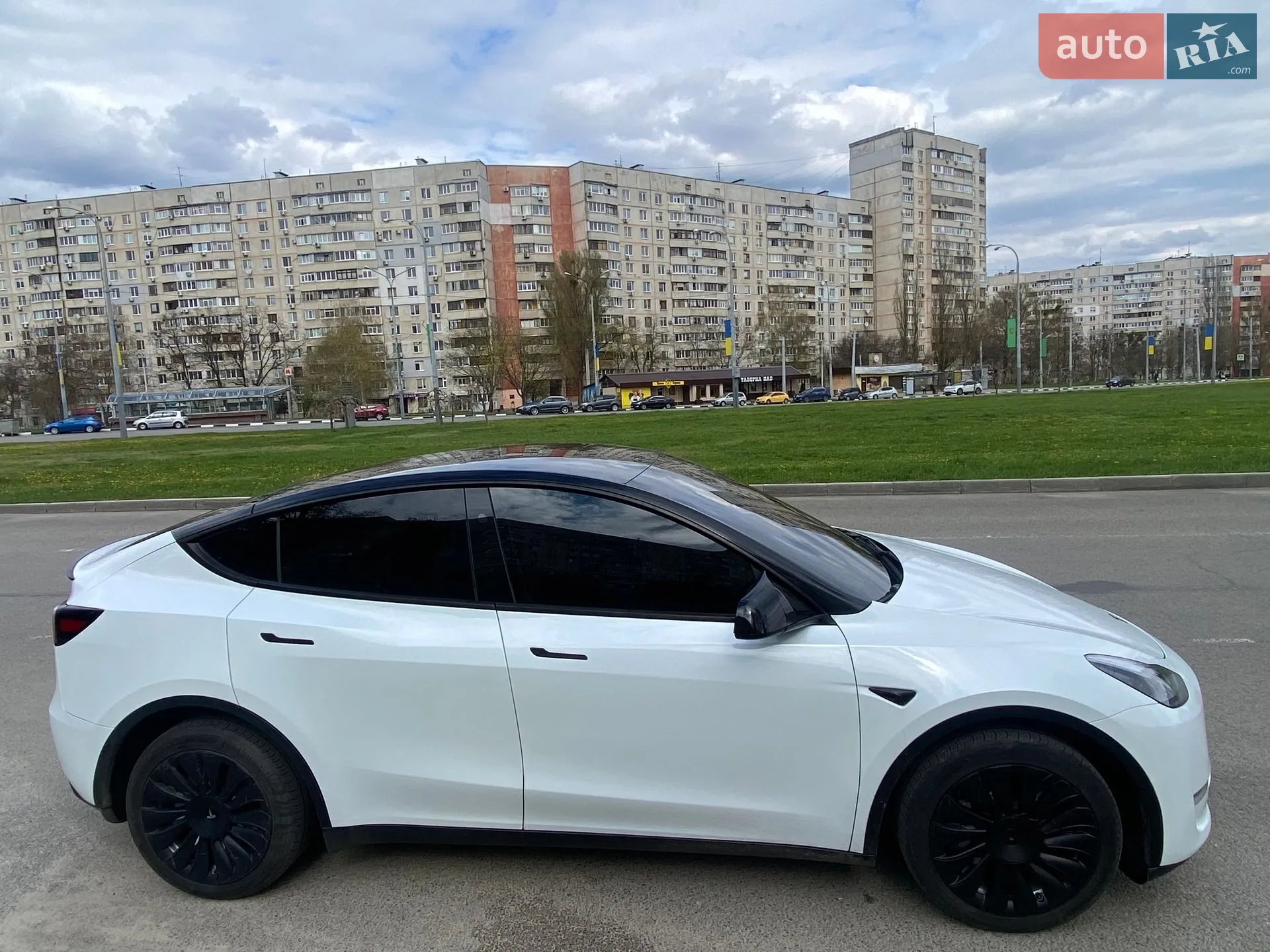 2024 Tesla Model Y - мініатюра 4