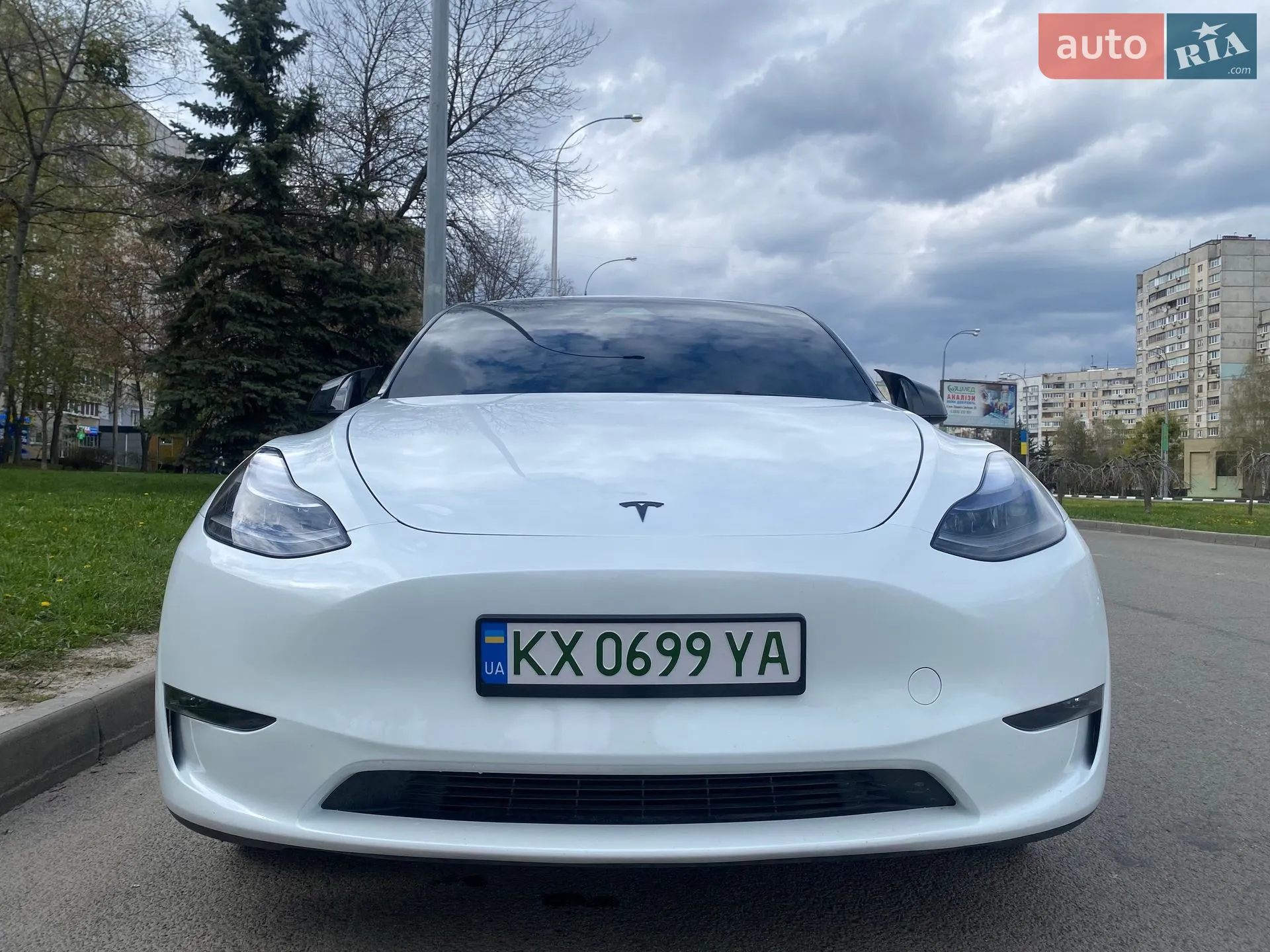 2024 Tesla Model Y - мініатюра 3
