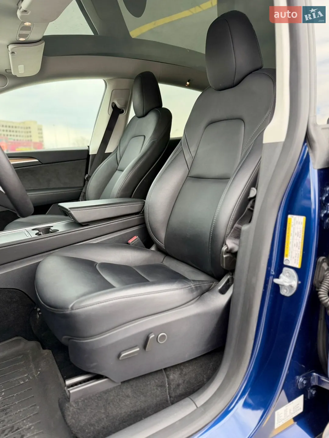 2025 Tesla Model Y - мініатюра 40